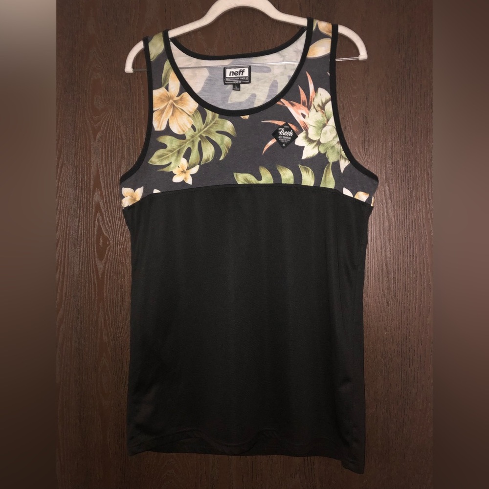 Neff floral tank size L